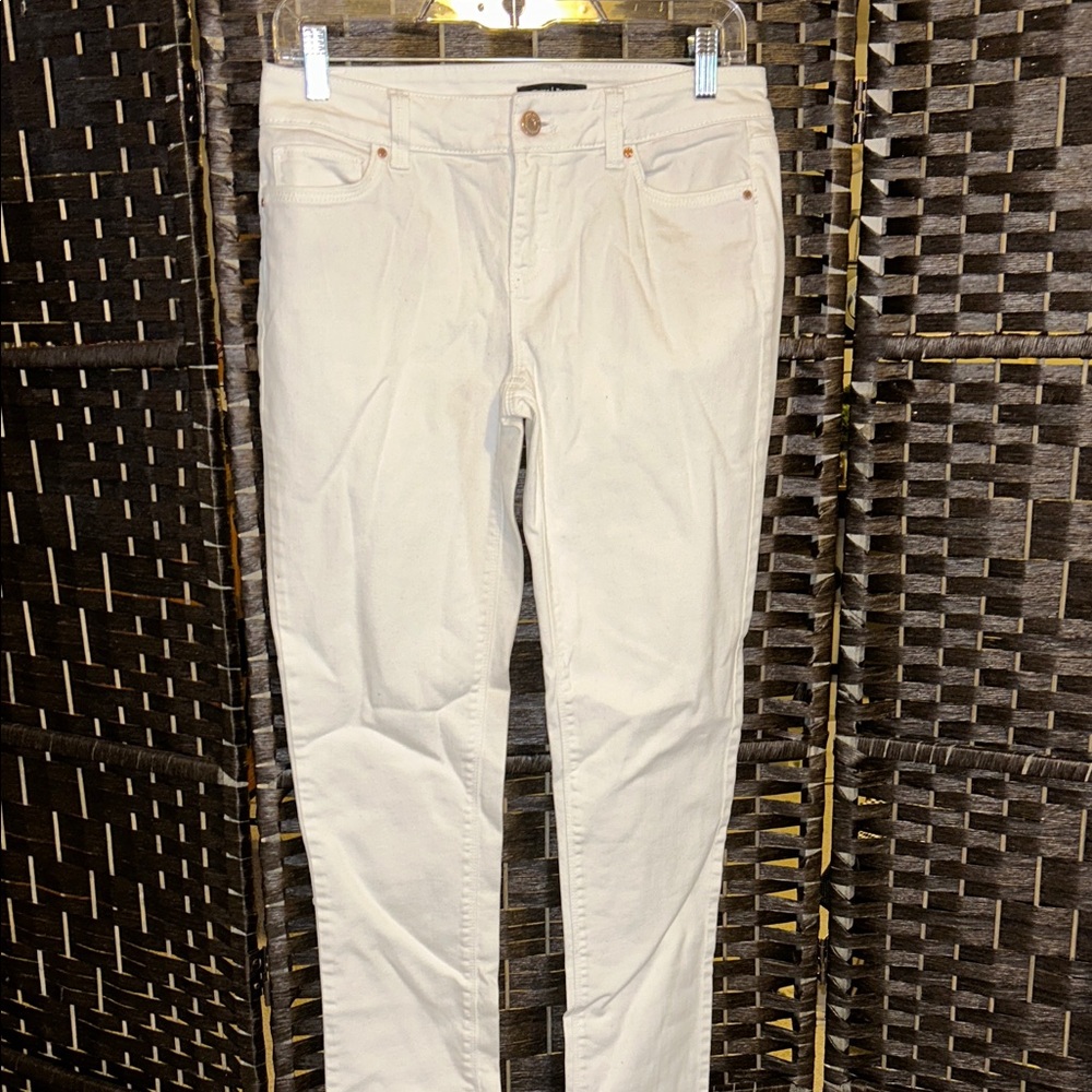 White House Black Market Skinny Jeans in Off-White